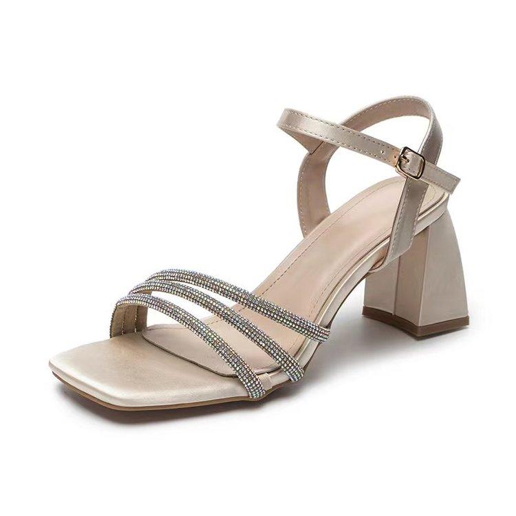 Лидер продаж лета женские сандалии с квадратной пряжкой однотонные уличные женские сандалии на квадратном каблуке со стразами 35 2654₽
