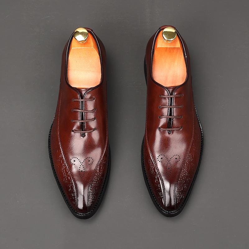 Tendenza Nuovi Uomini Punta Allacciatura Business Patchwork Misto Scarpe Basse Brogues Designer Scarpe per Ritorno a Casa Matrimonio