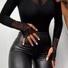 Dámský body s vysokým límcem a dlouhým rukávem, úzký střih, odhalená ramena, patchwork krajky, jarní elegantní top