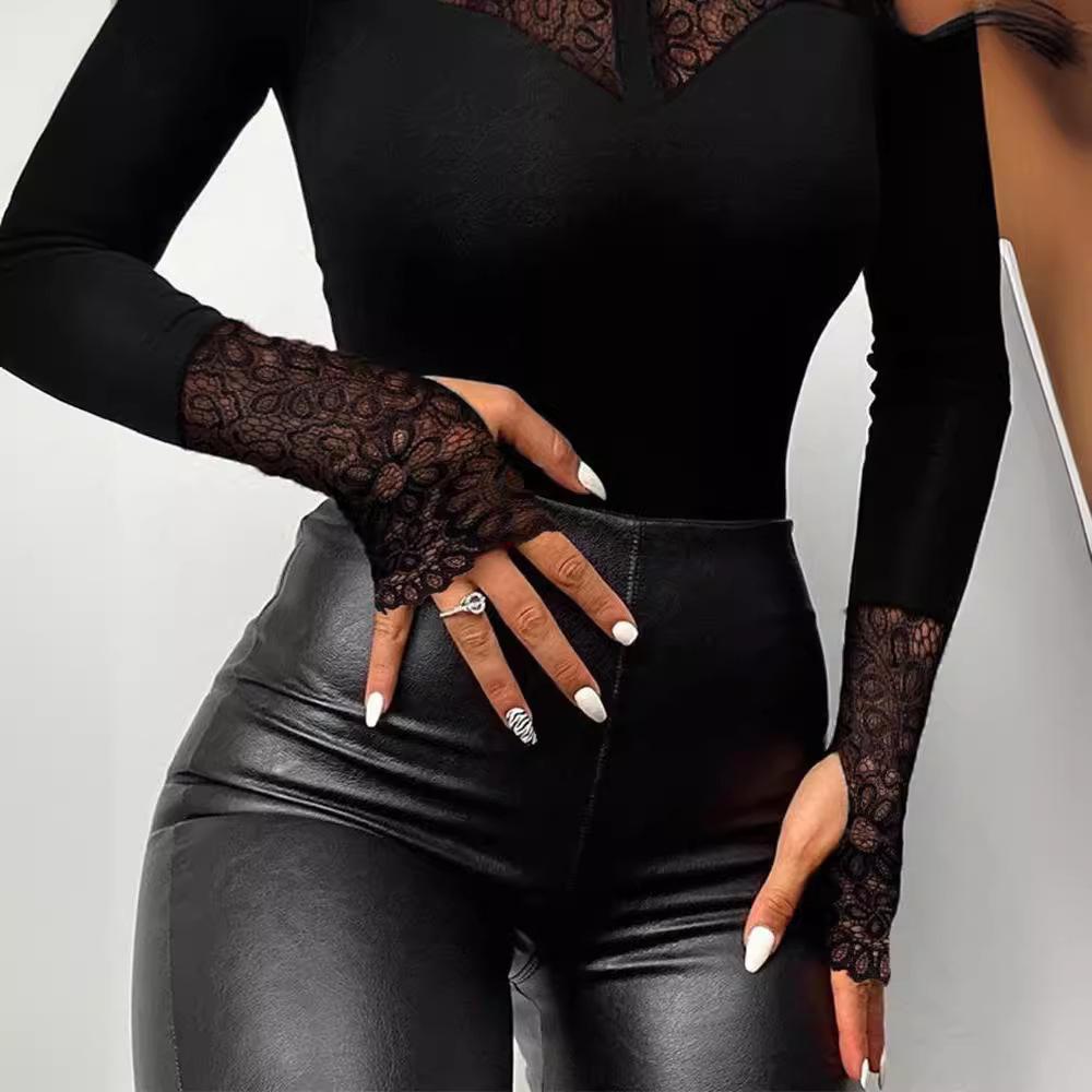 Dámský body s vysokým límcem a dlouhým rukávem, úzký střih, odhalená ramena, patchwork krajky, jarní elegantní top