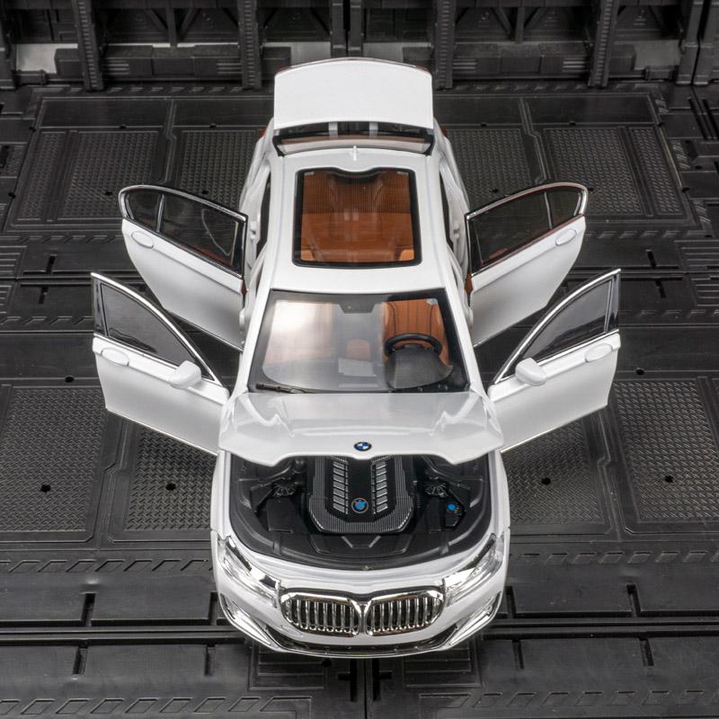 1:24 simulation BMW 760Li alloy car model ornament sedan sound and light shock absorber door and engine hood trunk can be opened