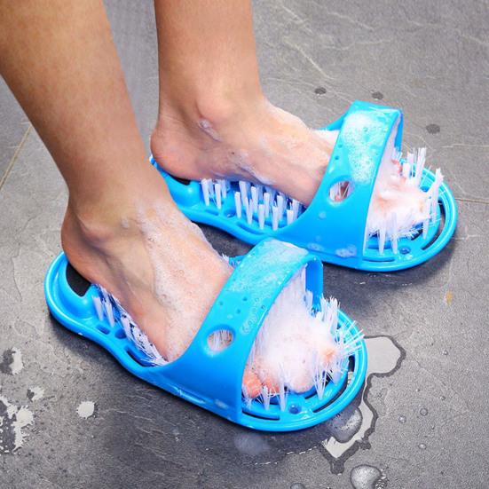 1 Pair Foot Brushes Built-In Massage Function Rich Foam Soothing