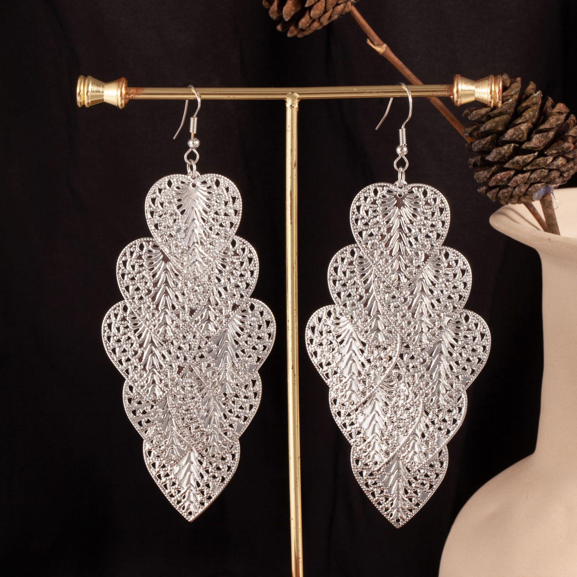 Personalized Indian Baroque Retro Wind Willow Leaf Long Women S Earrings Hollow Love Multi-Layer Fringed Earrings