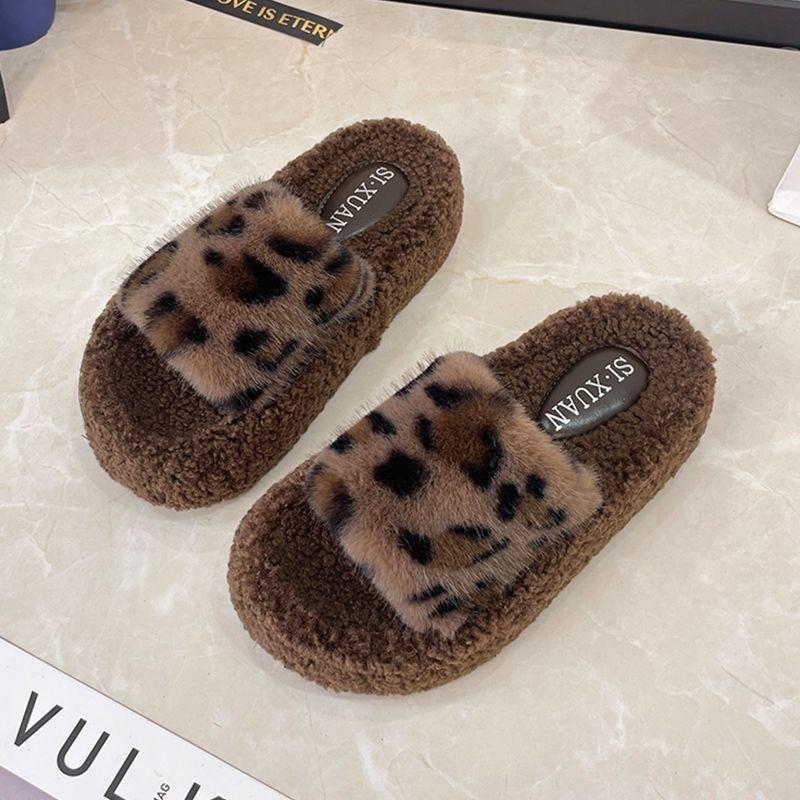 Leopard Print Thick Soled Hairy Slippers for Women's Fashionable Outerwear, New Autumn and Winter Fashion Home Cotton Slippers