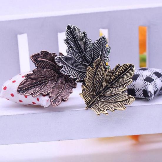 Vintage Three Leaves Brooch Pin Scarf Sweater Dress Women's Decor Gift MIT