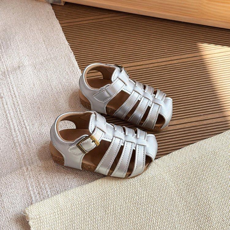 

Девочки Баотоу Полые Бокен Туфли 2025 Лето Новые Детские Повседневные Сандалии Детские Детские Мягкая Подошва Пляжная Обувь 30 серебряный