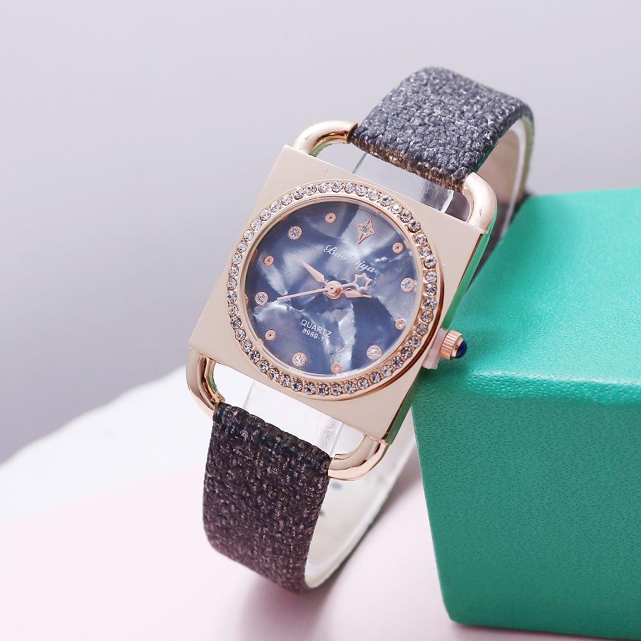 Nová módní personalizovaná jednoduchá sada hodinek Dámské hodinky Butterfly Digital Belt Fashion Watch