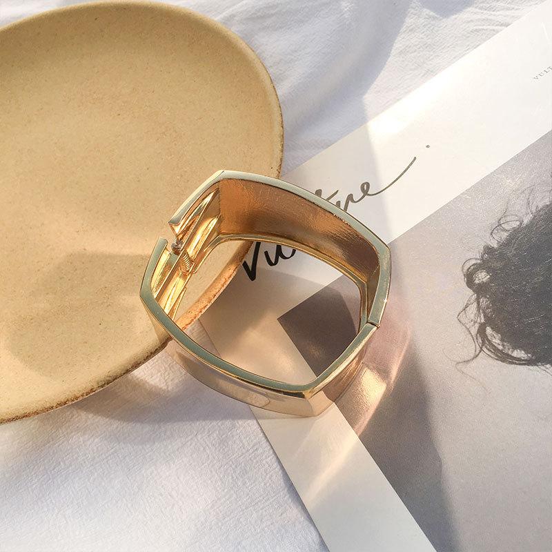 1pc Exaggerated SimpliCity and Wide Bracelets for Women Couples Punk Hip Hop Rock Party Jewelry Gift Accessories