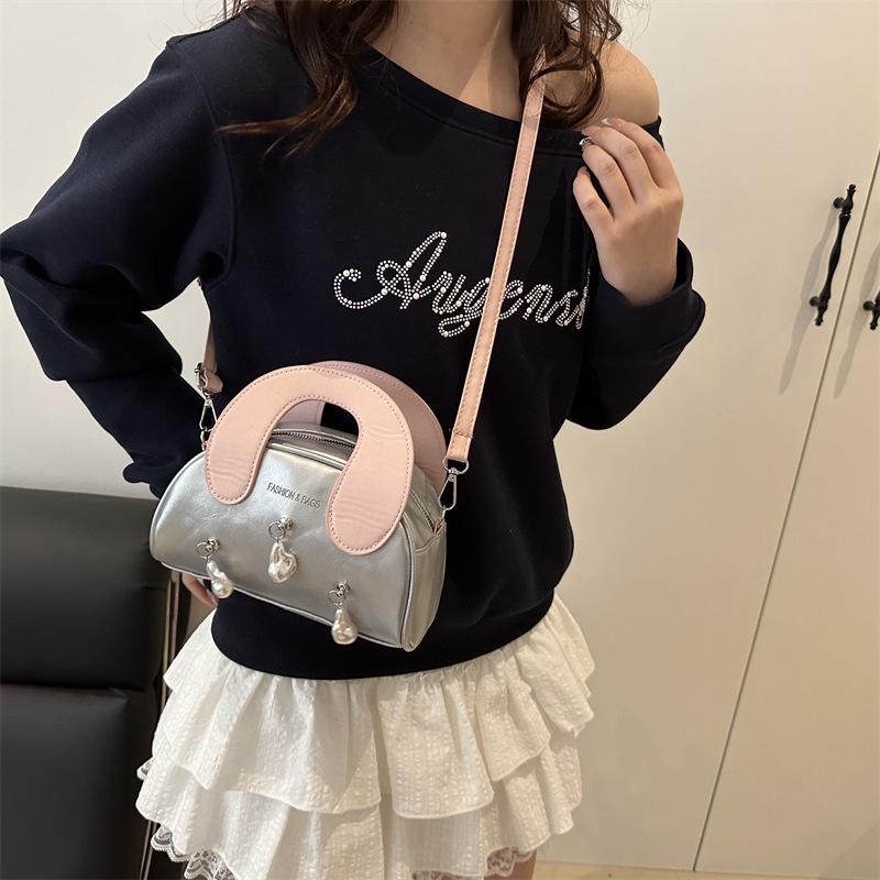 Niche Design Single Shoulder Handbag Bag Women's Summer 2025 New High-end Versatile Messenger Bag Contrasting Color Shell Bag