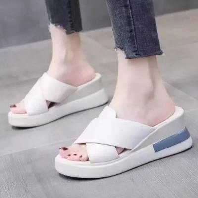 Buty Damskie 2024 Gorąca Wyprzedaż Lato Outdoor Damskie Kapcie Odkryte Palce Wysokie Obcasy Wodoodporne Zwięzłe Codzienne Kapcie Damskie