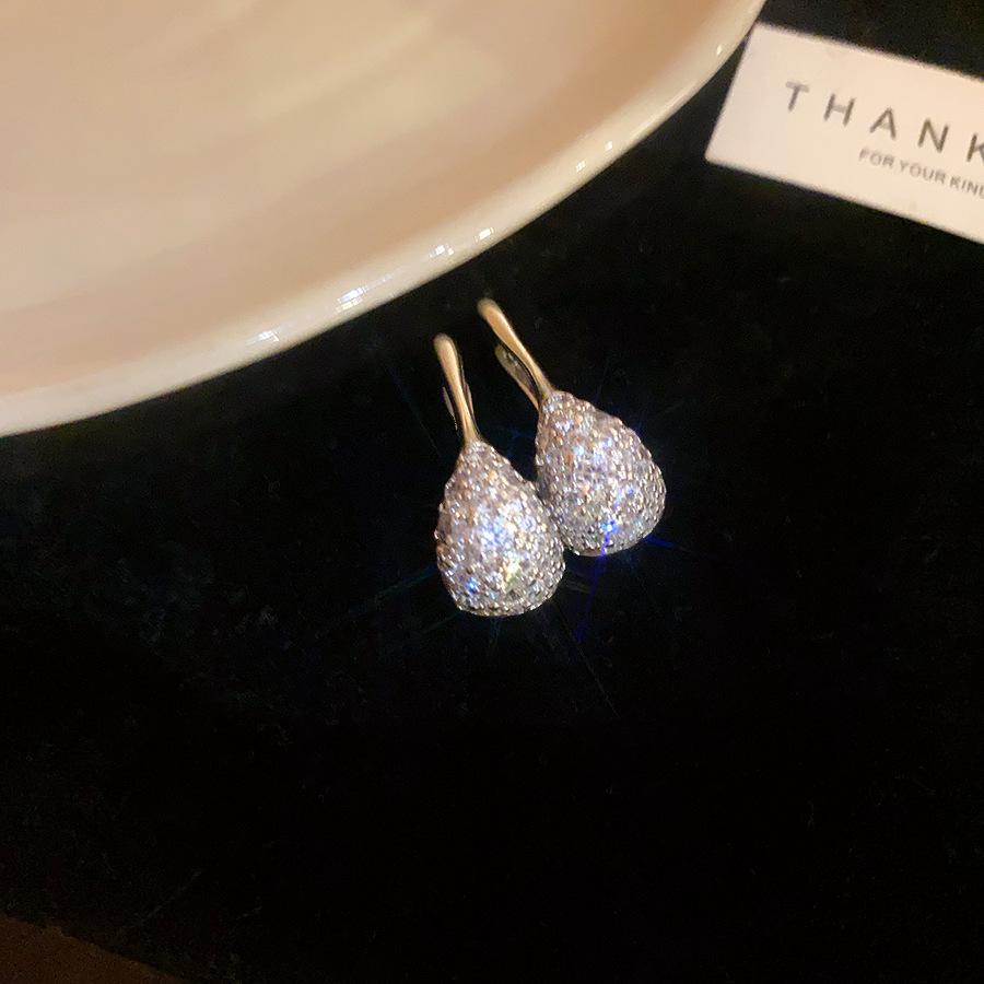 Japan and South Korea zircon geometric Doudou ear buckle light luxury high-end earrings fashion commuter versatile earrings design sense niche