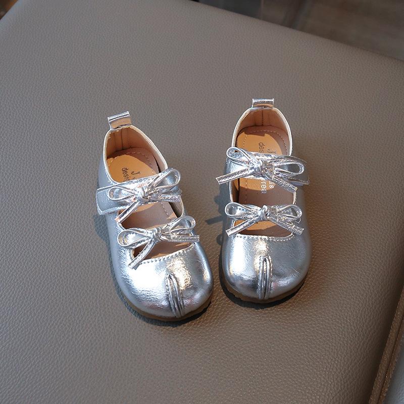 

2025 Girls Korean Style Princess Shoes: Soft Sole, Bow Design, Spring & Autumn Fashion, Silver Infant Flats 15cm Inner Length/Size 25 серебряный