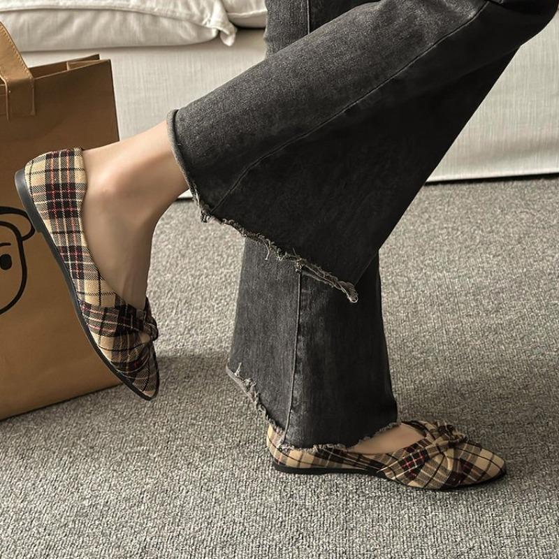 2026 Women's Retro Plaid Fashion Casual Flat Shoes Spring and Autumn Pointy Light and Comfortable Low-top Shoes.