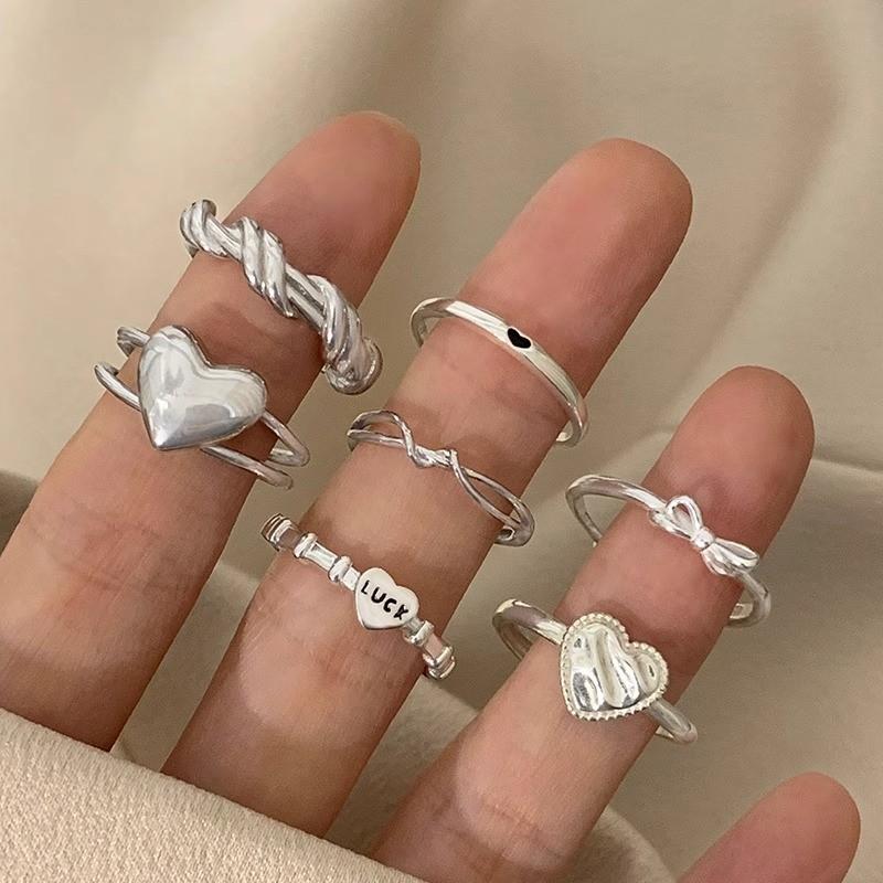 Simple Circle Unique And Heart Womens Ring Collection For Classic Stylish Looks