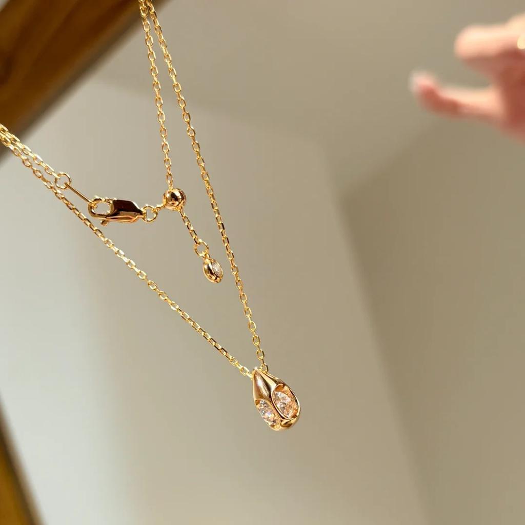 Vintage Medieval Gold With Diamonds Zircon Small Water Droplets Almond Necklace Women'S Retro Temperament Teardrop Collarbone Chain