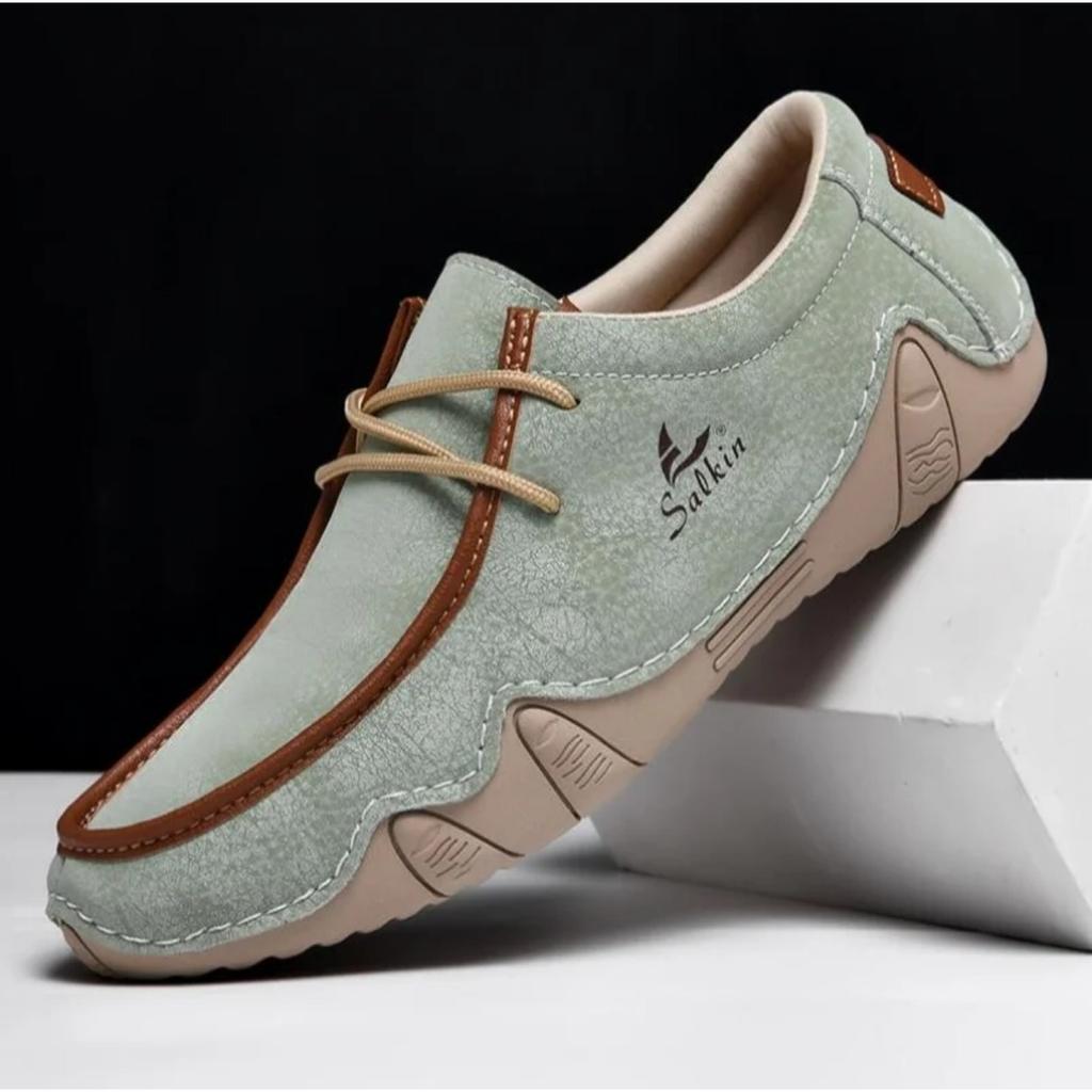 New 2026 Fashion Handmade Leather Casual Men Shoes Design Sneakers Man Loafers Breathable Low Top Flat Shoes Driving Plus Size