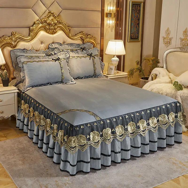 Crystal Velvet Bedspread Plush Lace Bed Skirts Sets Thin Comforter Embroidered Bedding Set with Pillowcases for Queen King Size