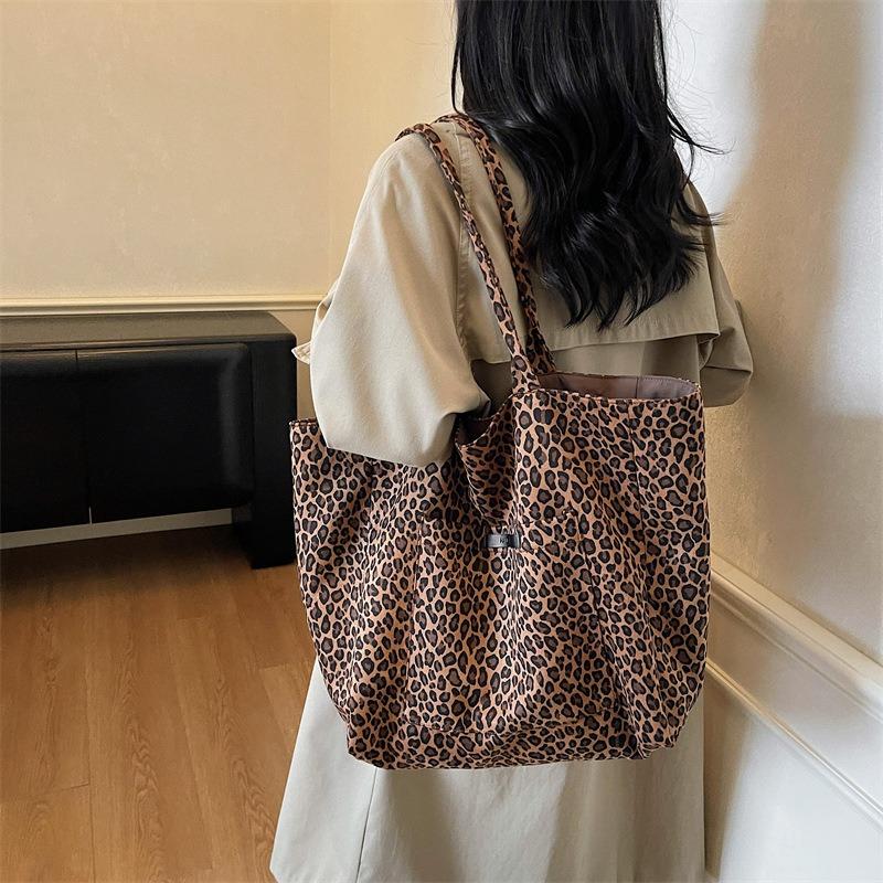 Leopard Print Cloth Bag Women's Large-capacity New Autumn and Winter Versatile Shoulder Bag Leisure Commuting Class Tote Bag