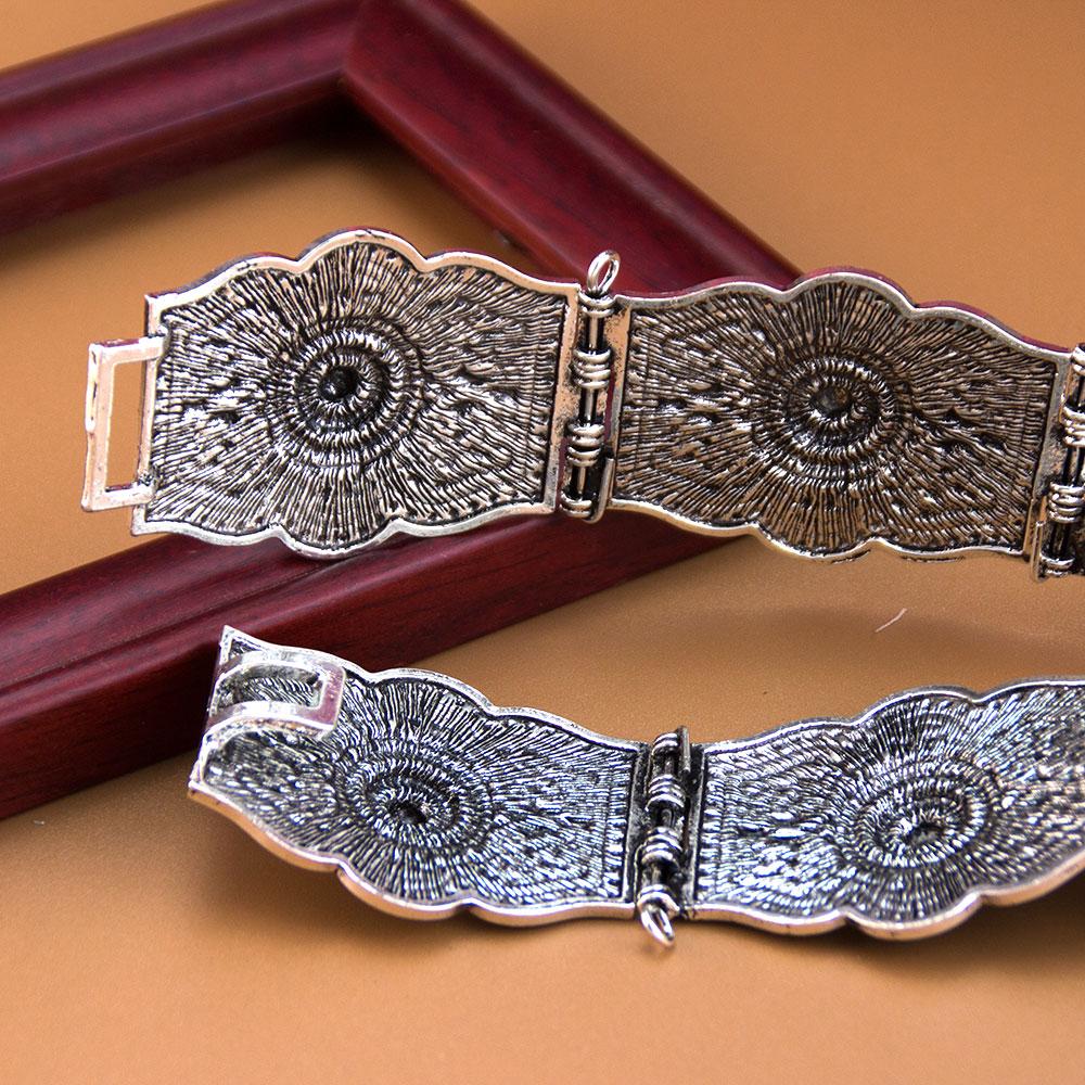 Vintage Slavic Caucasus Women Dress Belt Relief Pattern Rivet Decoration Metal Waist Belt Chain Adjustable Length