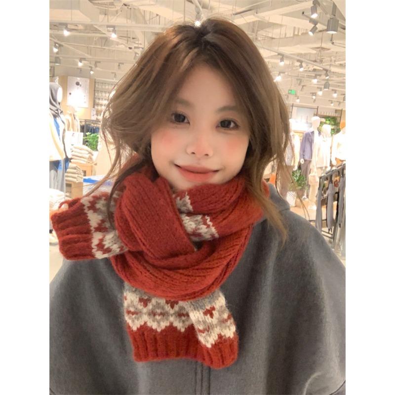 Atmospheric Christmas scarf Female versatile thickened autumn and winter warm student couple scarf