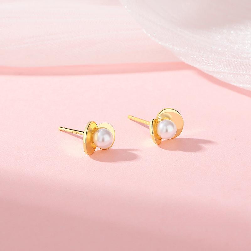 

Маленькие серьги с жемчугом в форме банта для женщин с чувством нишевого дизайна, серьги в стиле ежедневных поездок