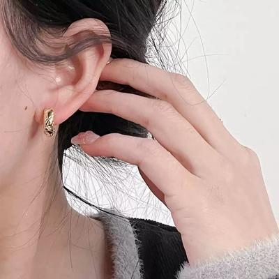 Literary and Cultural Retro Small Perfume Style Heavy Texture Earrings Hundred with Temperament Niche Design Sense Chequered Pattern Commuter Earrings