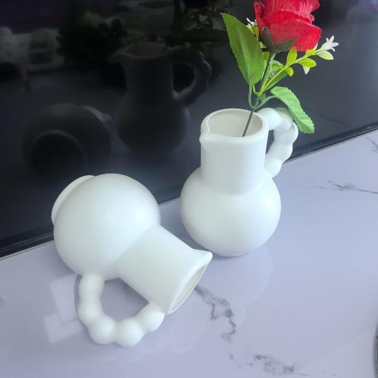 Rustikale Vase mit Henkel Retro Imitation Keramik Vase Krug Design Weiß Dekorative Kunststoffvase Hydrokultur Pflanzgefäß für Bauernhaus Mittelstück Zuhause