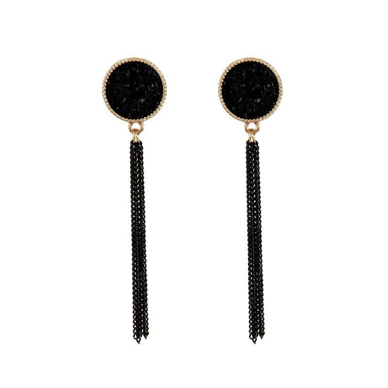 Retro Black Chain Tassel Earrings: Bold, Niche Design for Women
