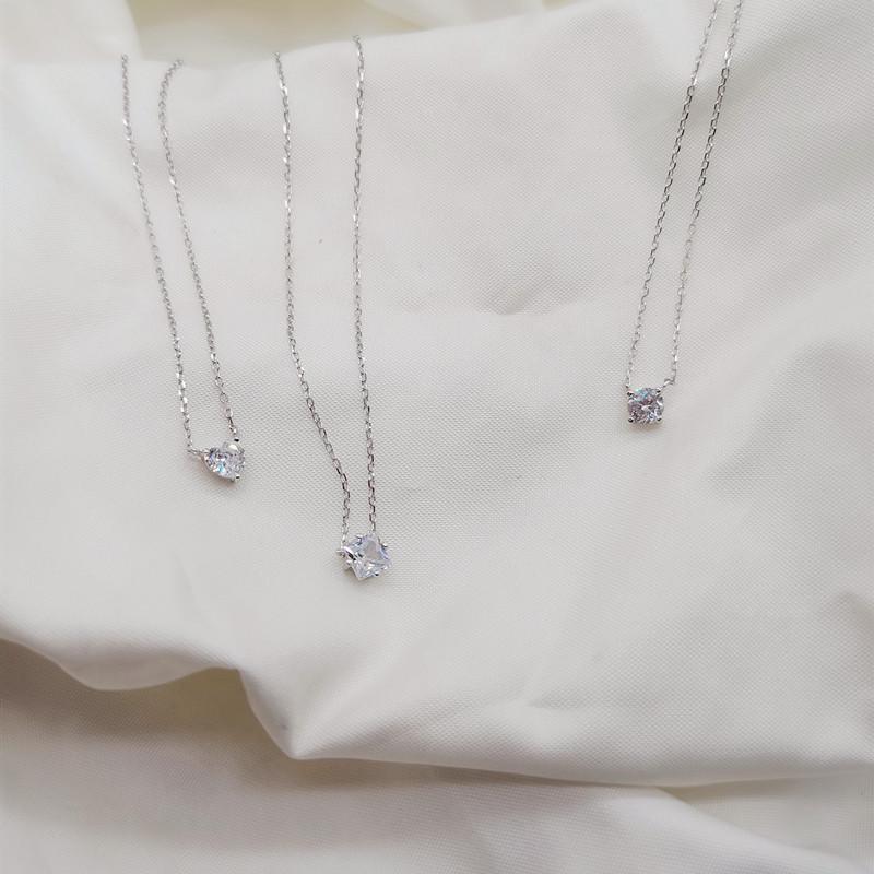 Beixi S925 Sterling Silver Geometric Necklace with Diamond Heart and Square for Women - Simple and Elegant Jewelry.