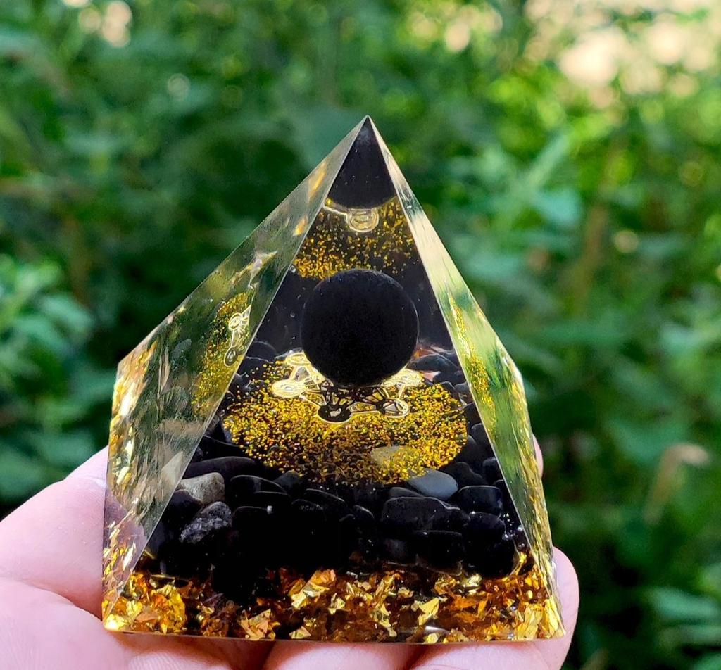 Pyramid Orgonite + Led Lamp Base 5Cm Crystal Stones Amulet 5Cm Hx20