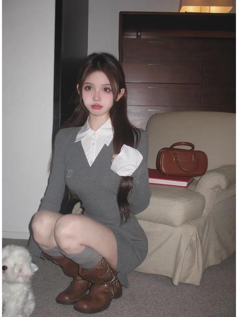 Korejské sladké a horké dvoudílné polo límcové šaty – úzký střih, krátká sukně na začátek podzimu 2024