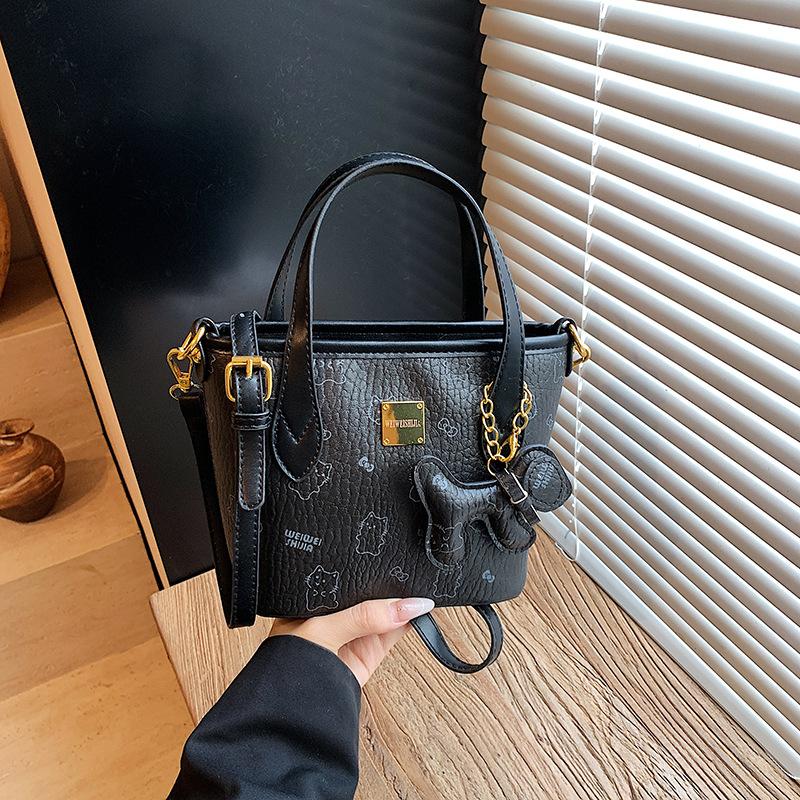 Today's Popular Bags, New Autumn and Winter Texture Niche Shoulder Bags, Versatile Messenger Bucket Bags