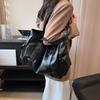 Fashion Shoulder Bag for Daily Commuting, Large Capacity Tote, Cross-body Style, Soft Leather Bag for Europe and America, Suitable for Travel
