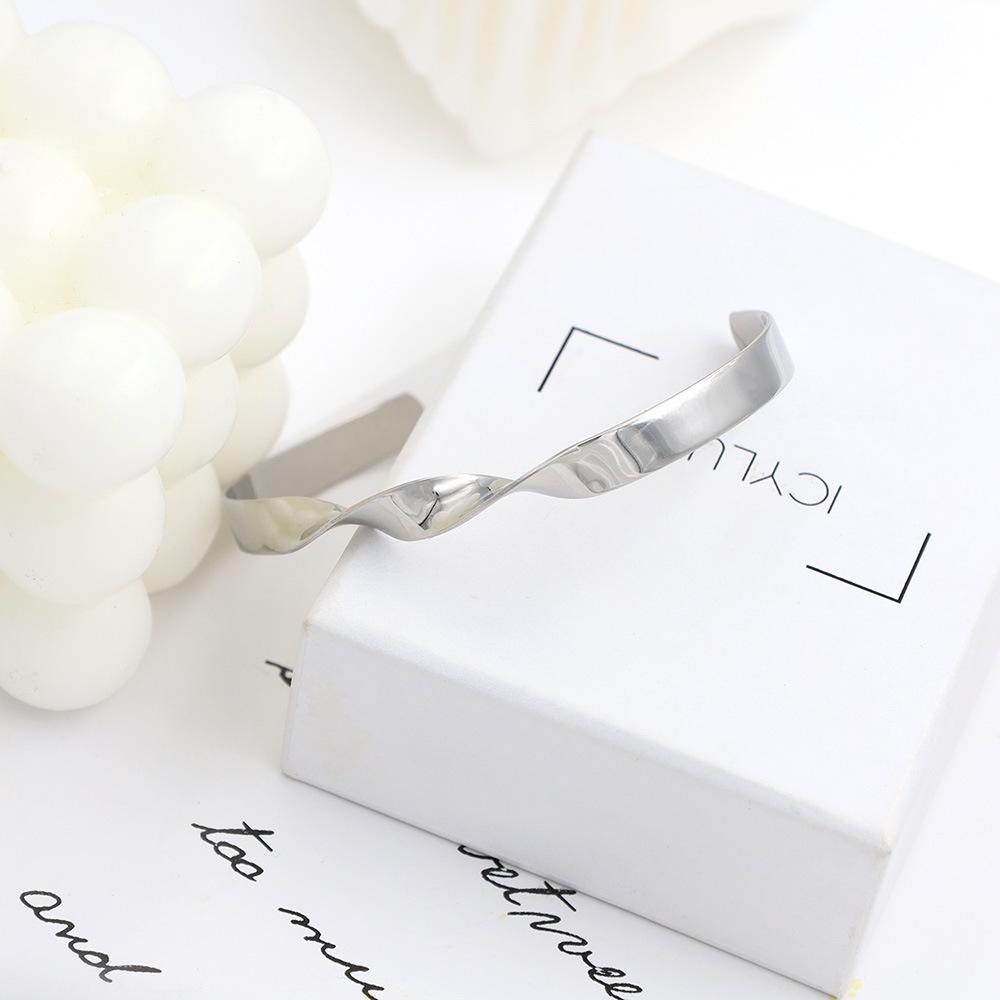 Fashion Versatile Cold Wind Titanium Steel Smooth Twisted Opening Bracelet Women'S Personality C-Shaped Hand Jewelry Does Not Fade