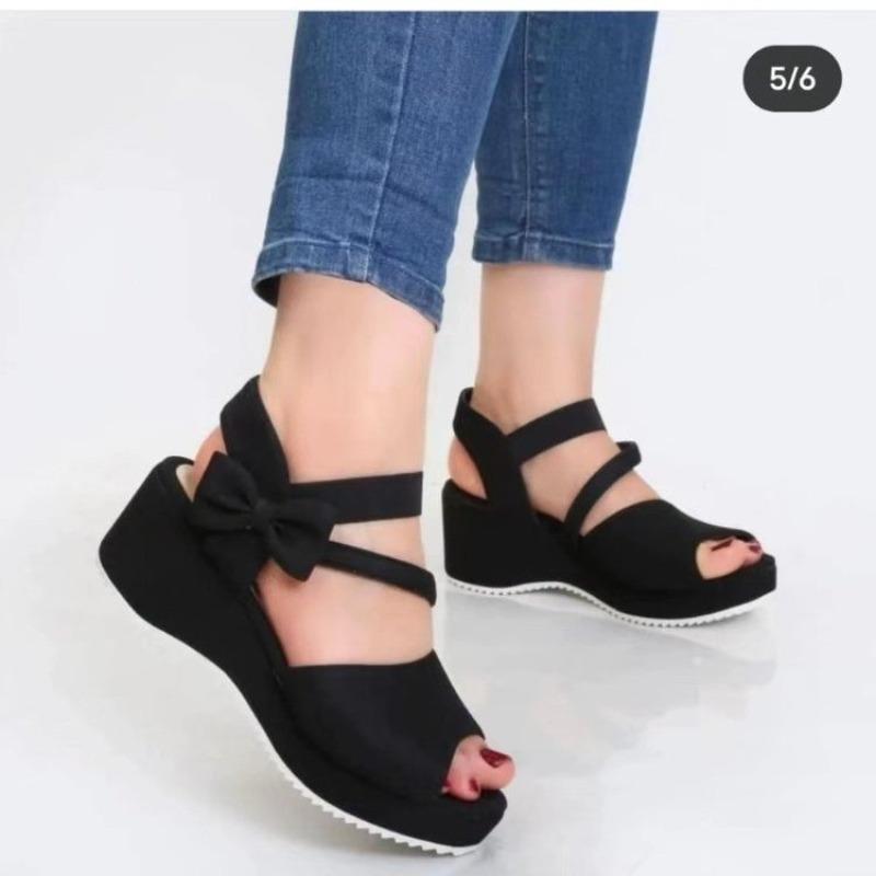 New plus-size women's peep-toe sandals, wedge heels, European and American style, high-heeled sandals with back zipper.