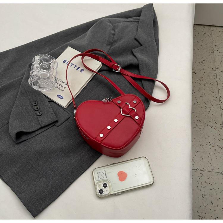 2024 neue modische und beliebte Nieten-vielseitige Umhängetasche Damen-Love-Bag-Handtasche