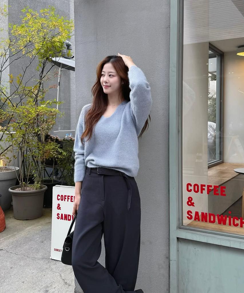 Sellebsyabedisyeon Belted Tulip Curved Pants