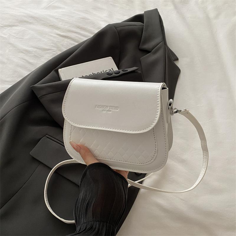 High Value Bag Women's New Trendy Texture Versatile Shoulder Bag Fashion Trendy Messenger Saddle Bag