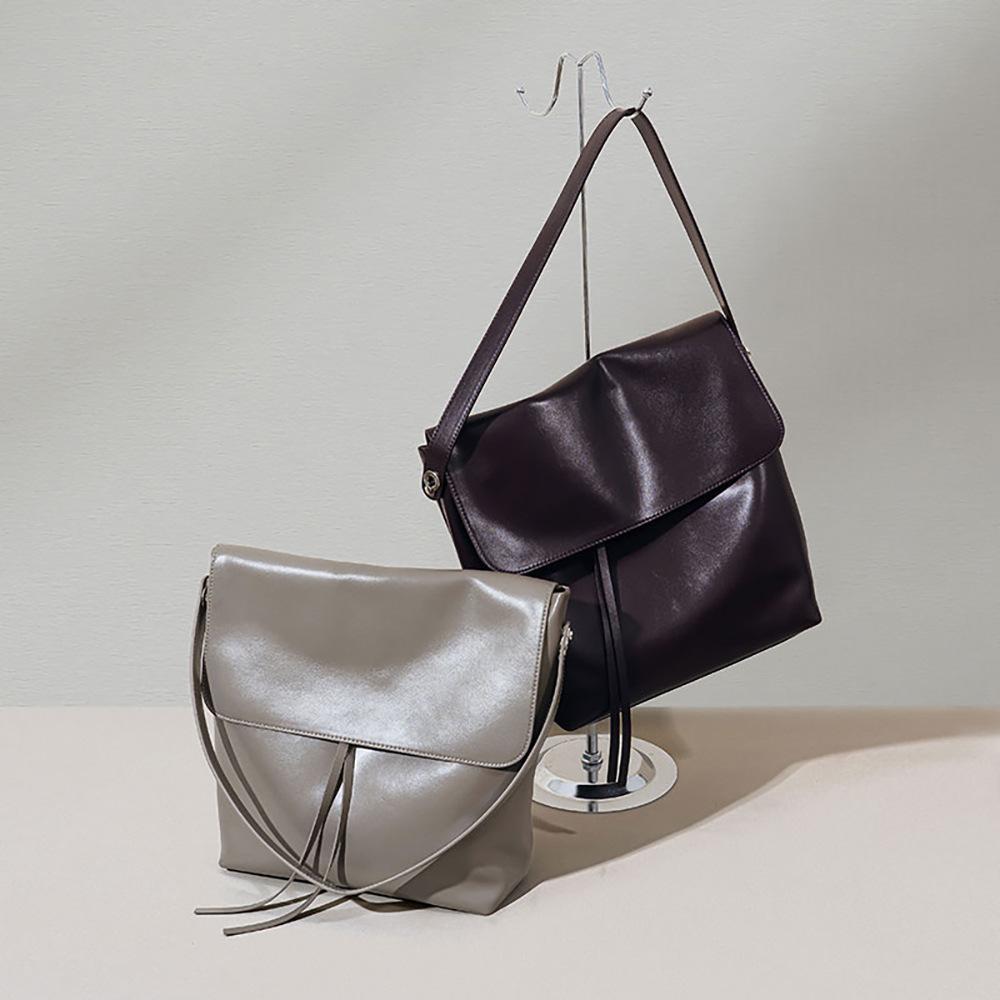 Small Retro Leather Shoulder Bag with Large Capacity Artistic Tote Bag, Minimalist Style, Versatile for Commuting, Crossbody Women's Bag