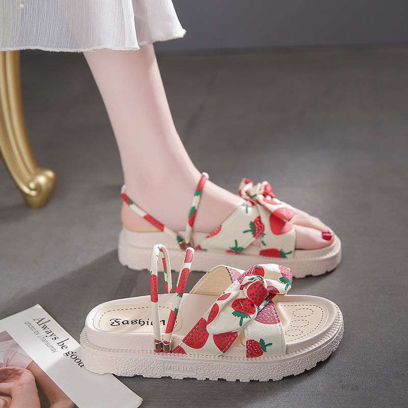 Fairy wind platform fashion sandals female summer flat sandals 2025 new popular student soft-soled beach shoes
