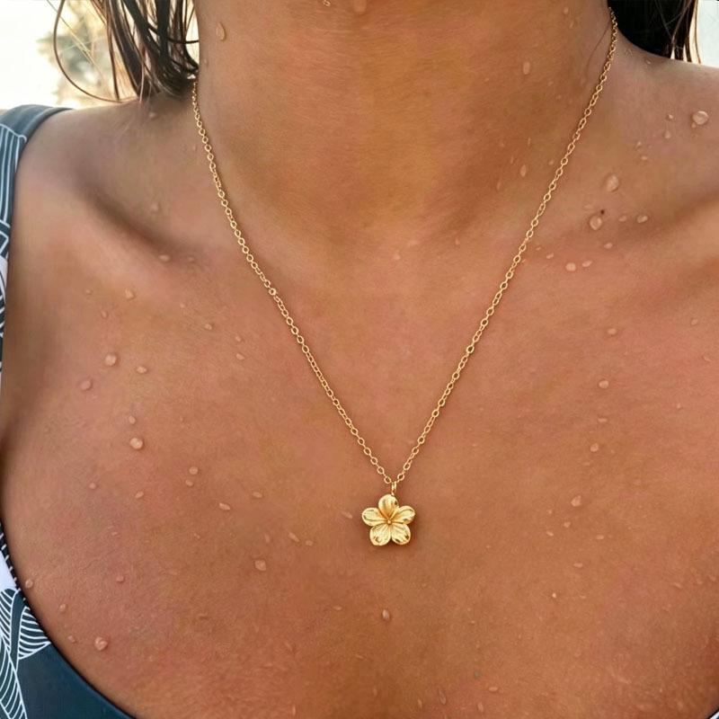 Single pendant, popular light luxury fashion love necklace, women's high-end jewelry accessories necklace