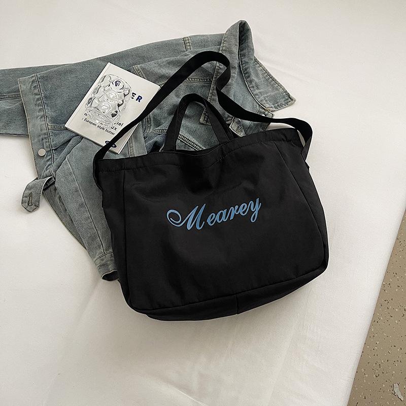 

Личность, красота, мода, плечевая сумка большой вместимости, женская студенческая 2024 новая повседневная литературная сумочка, сумка-тоут чёрный