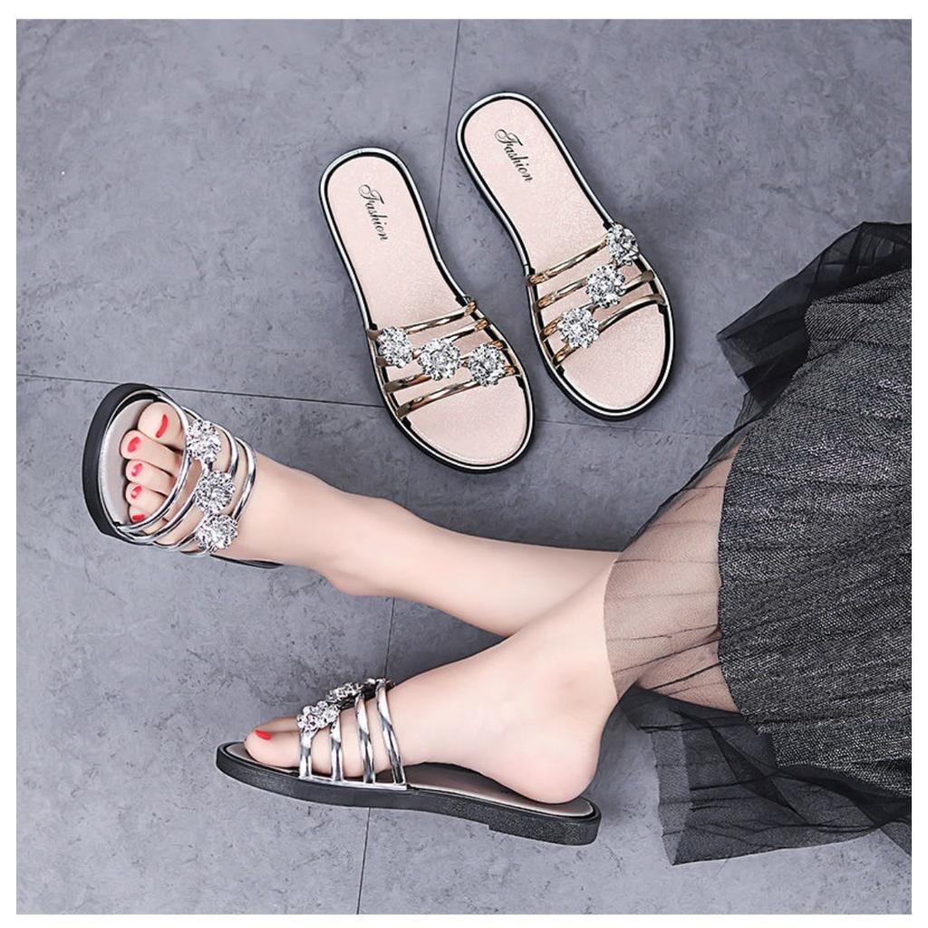 New Fashionable and Versatile Women's Flip Flops with A High-end Temperament, French Style Sandals, Beach Flat Slippers