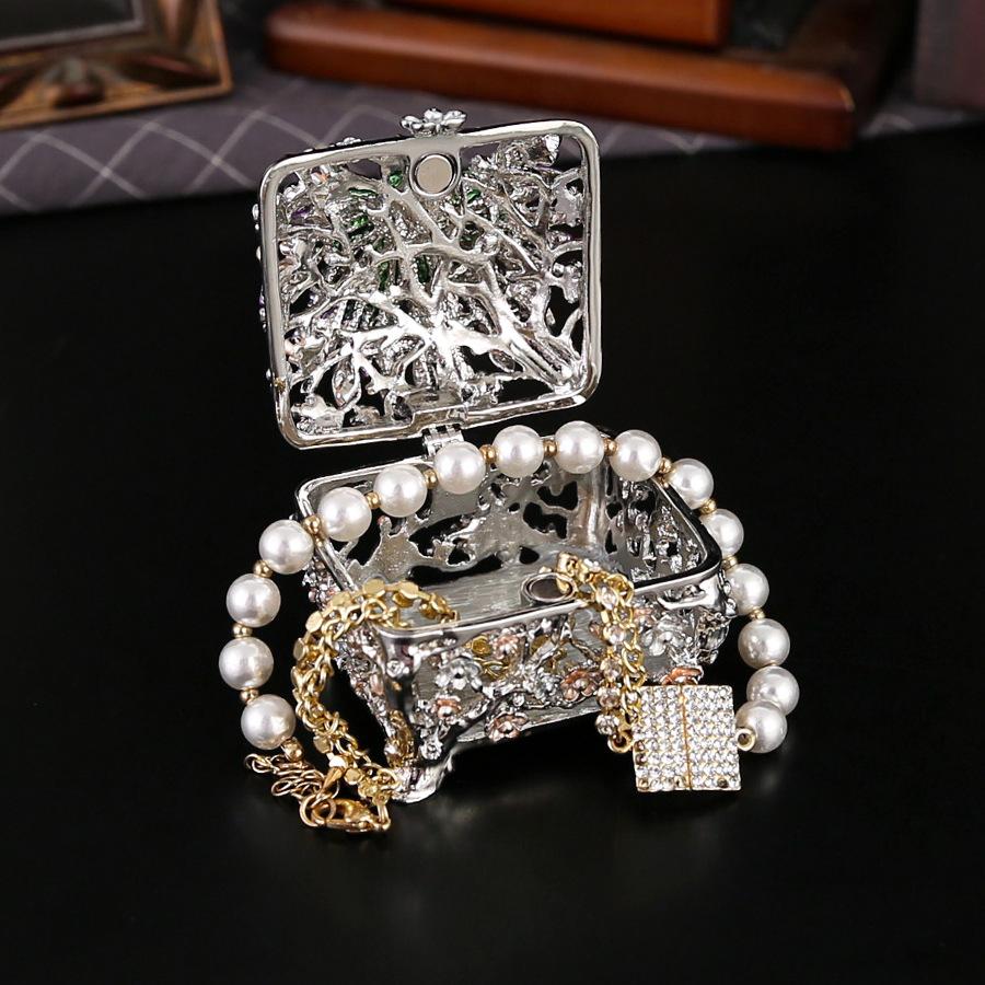 New Peacock Hollow Jewelry Box Enamel Color Magnetic Flip Jewelry Storage Box Home Furnishing Ornament Metal Crafts