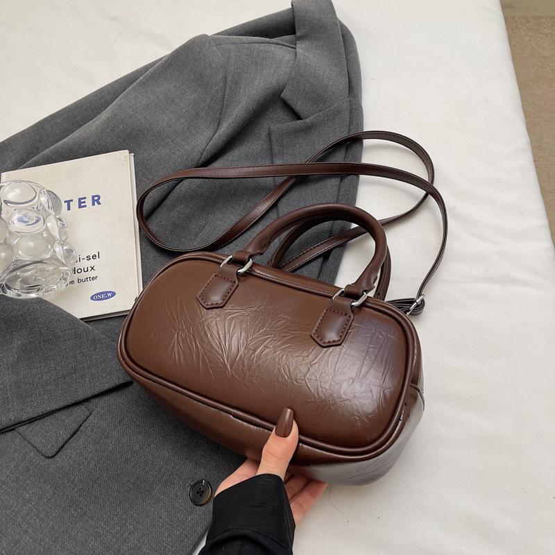 Retro Small Bag Women's Versatile New Fashion Messenger Bag Women's Portable Work Pillow Bag