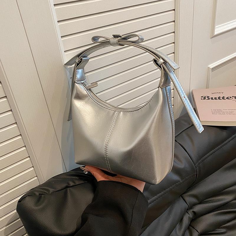 

Premium texture niche bag women s new summer versatile messenger bag one shoulder underarm dumpling bag срібний
