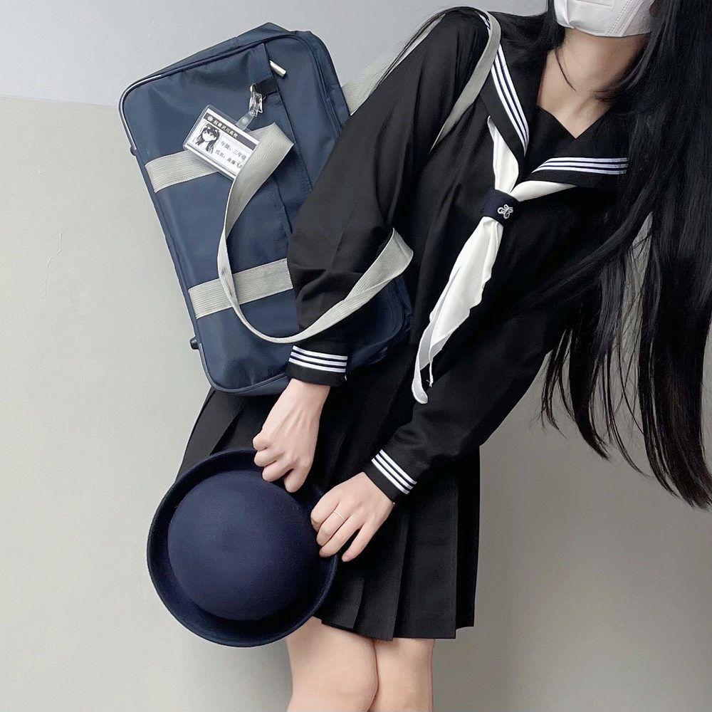 Großformatiges Schwarzes Dreistreifen-Matrosenanzug-Set - Authentischer Japanischer Schulstil für Damen