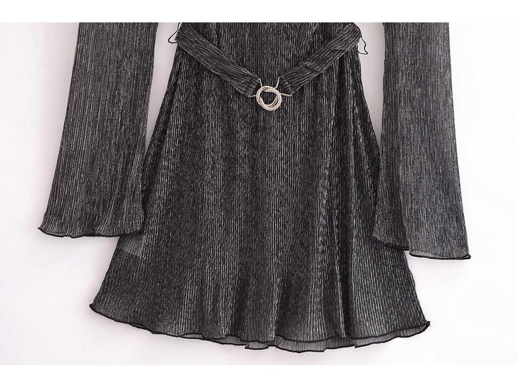 Spring 2025 Women's European & American Style Casual Pleated Dress with Simple Round Neck