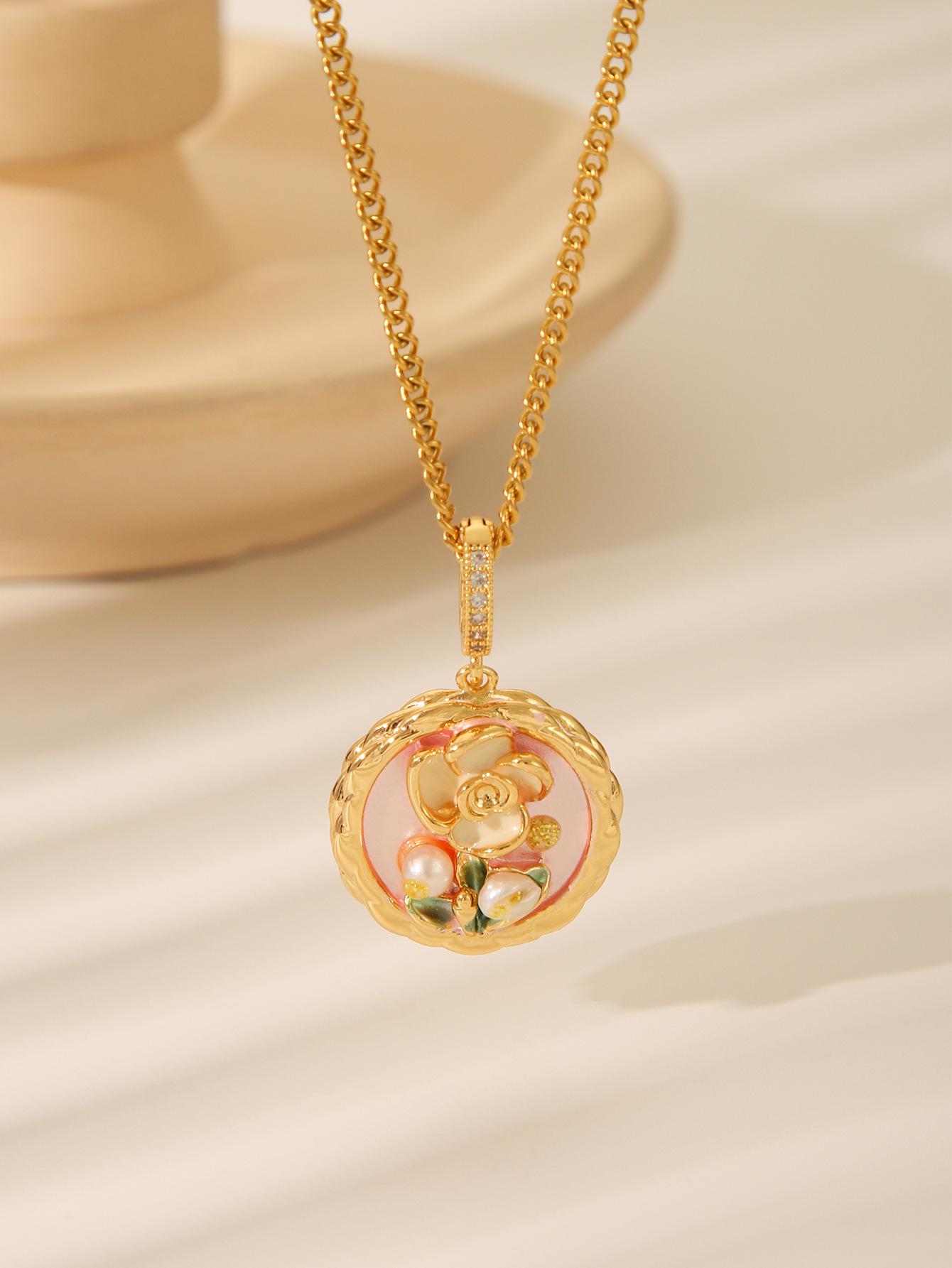 

Women s Freshwater Pearl Garden Flower Necklace - Light Luxury Mori Style 18K