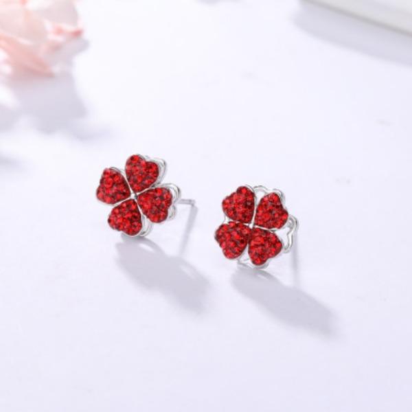 Rotating Four Leaf Grass Necklace for Women's Light Luxury, Simple and Versatile Fashion Love Set